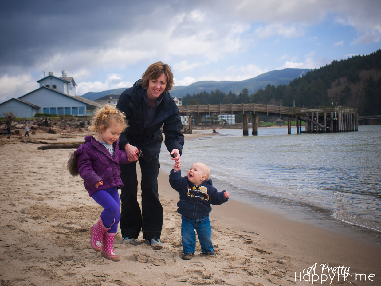 Mothering Without a Mother what it's like motherhood without a mother being a mom when your own mom is dead mom and children on beach