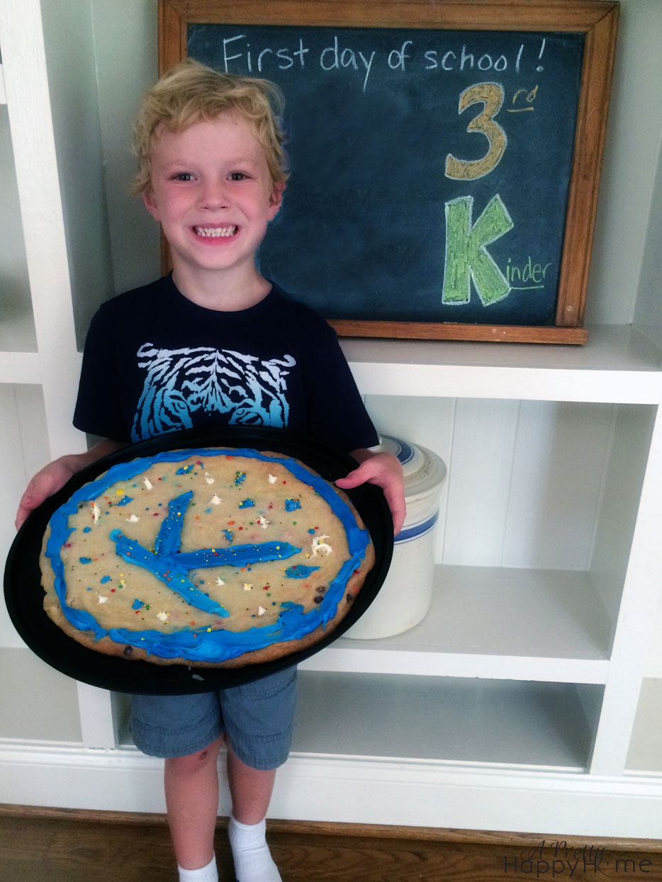 giant first day of school cookie 2015_08_10-Tor-first-day-of-kinder