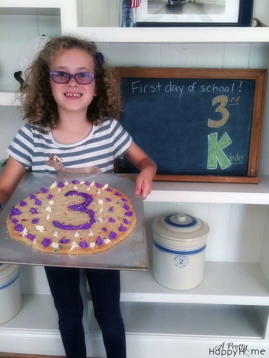 giant first day of school cookie 2015_08_10-annika-first-day-of-3rd