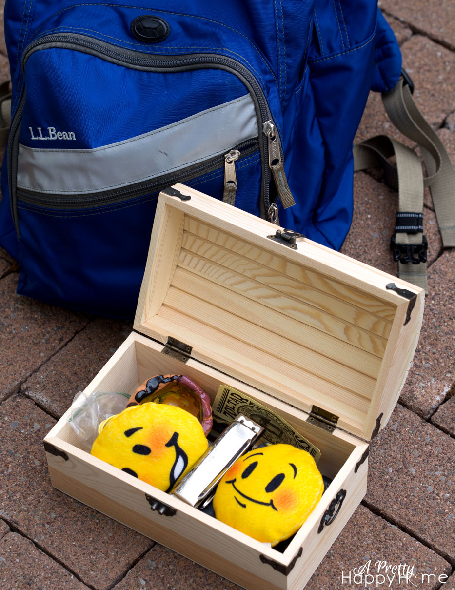 emoji-and-backpack