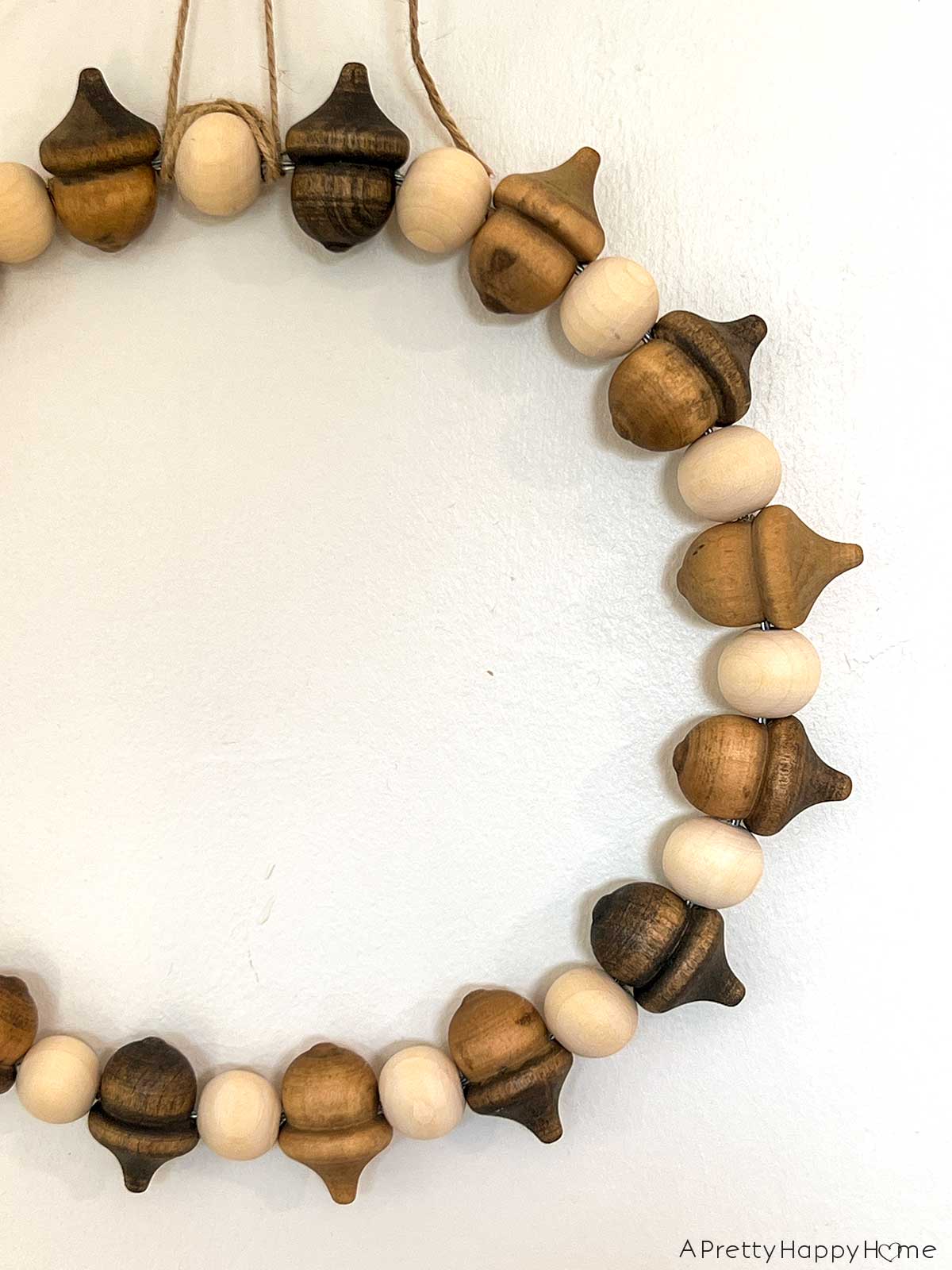 13 diy fall decor ideas wood acorn wreath